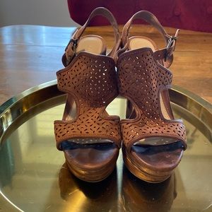 Gianna Bini leather wedge sandals